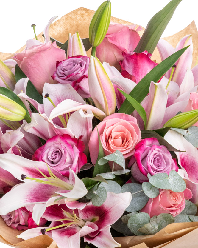 Pink lilies and roses bouquet
