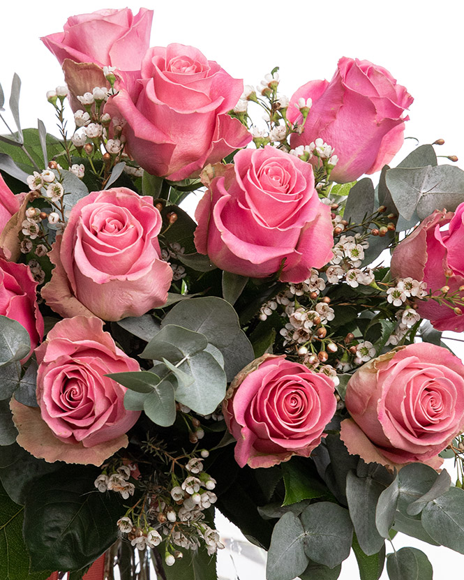 Buchet trandafiri roz si chamelaucium