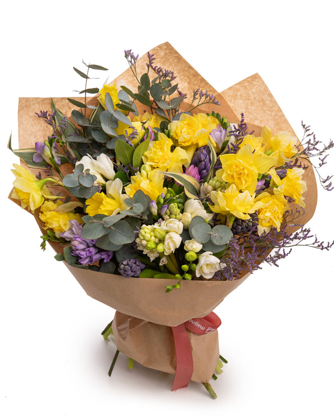 bouquet of daffodils and hyacinths