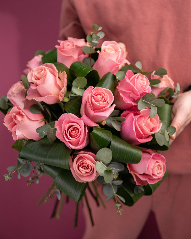 Flori de Dragobete - Buchet cu 19 Trandafiri Roz