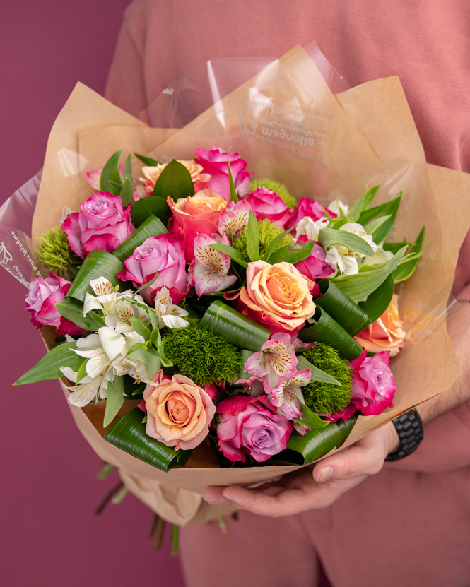 Colorful rose bouquet