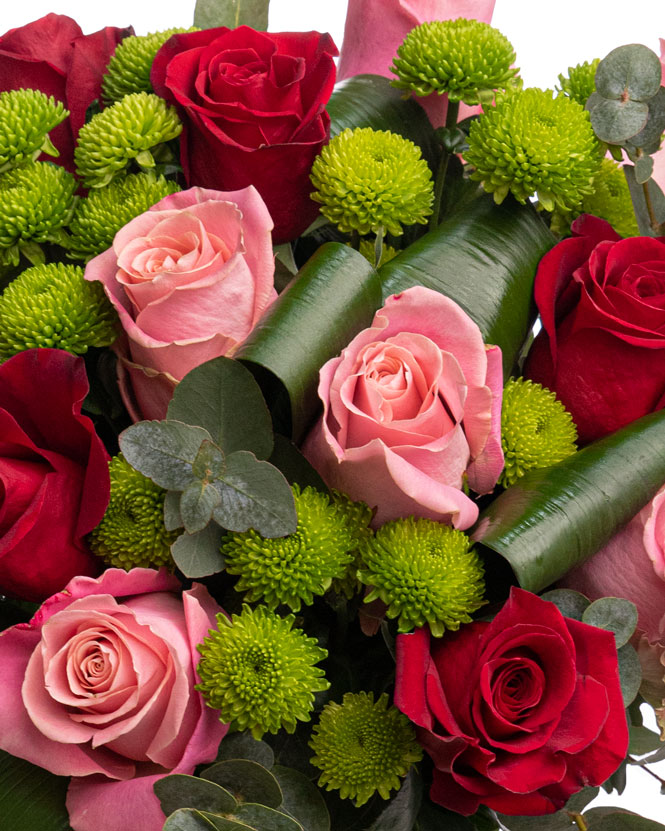 Bouquet with roses and  chrysanthemum Yoko