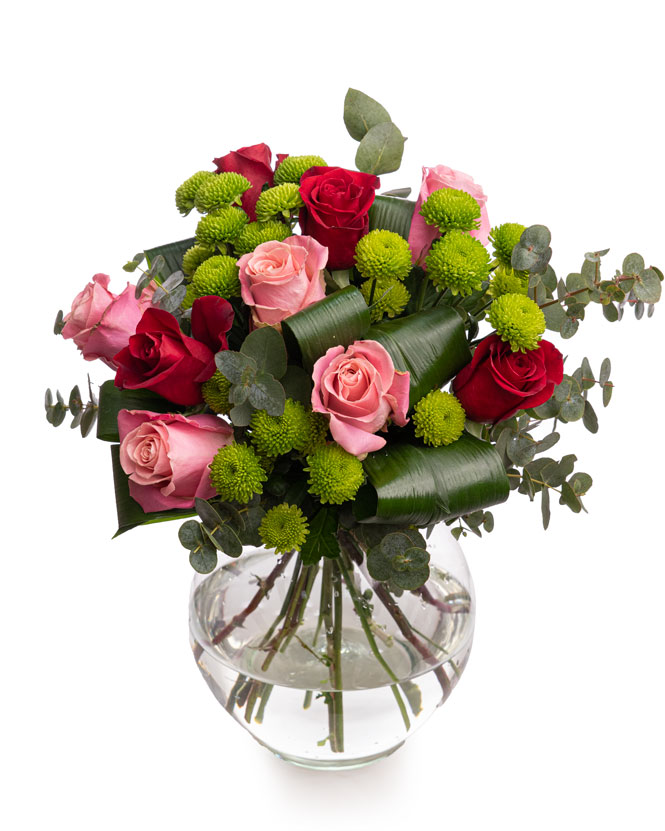 Bouquet with roses and  chrysanthemum Yoko