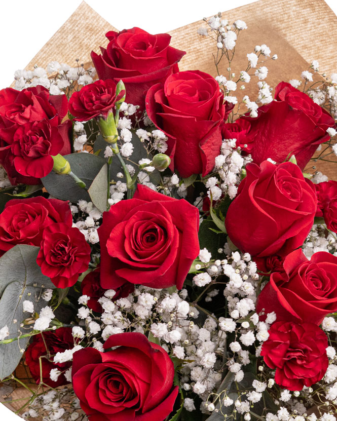 Bouquet of roses and gypsophila