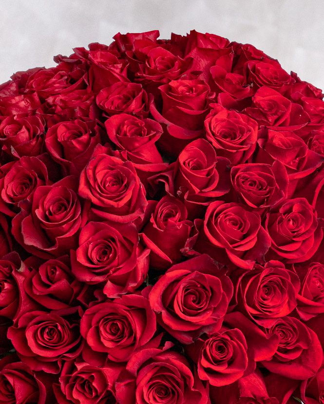 101 Trandafiri Roșii și Vin Spumant I Feudi di Romans 1.5L 