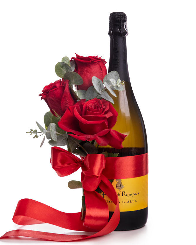 Vin spumant (1,5L) decorat cu trandafiri roșii