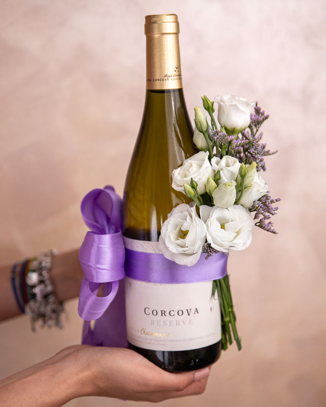 Corcova Wine decorated with white flowers
