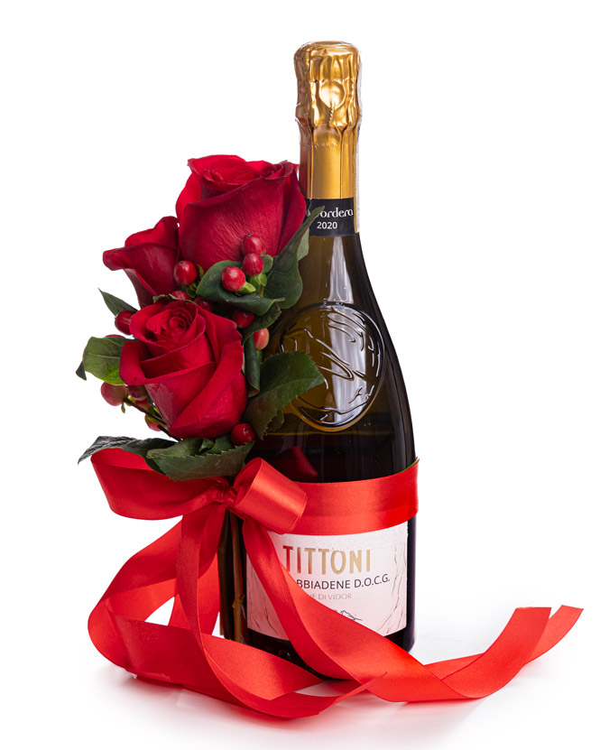 Sticlă Prosecco decorată cu trandafiri roșii