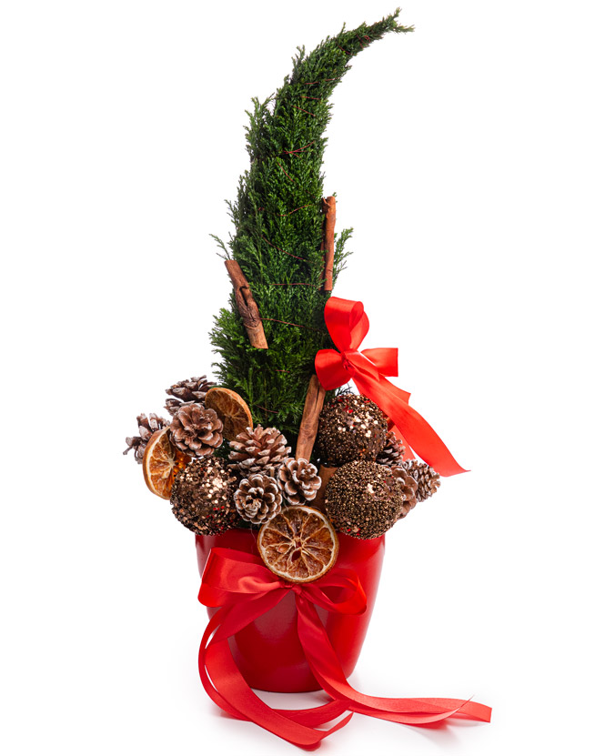 Christmas tree decorated with pine cones