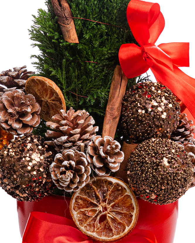 Christmas tree decorated with pine cones