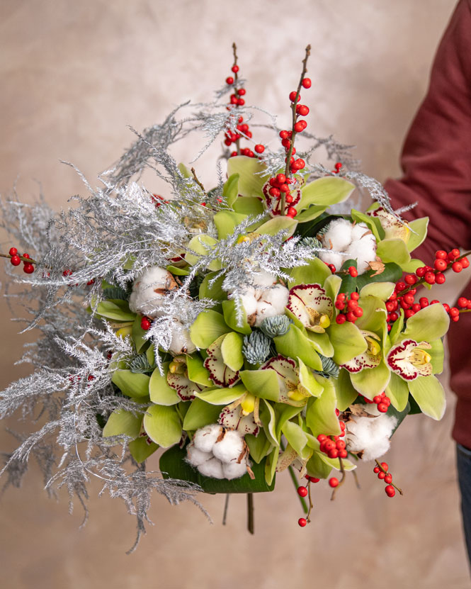 Winter bouquet with cymbidium orchid