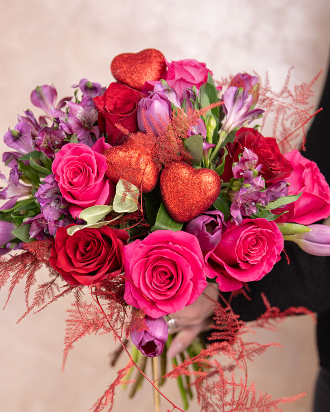 Bouquet of pink roses and hearts