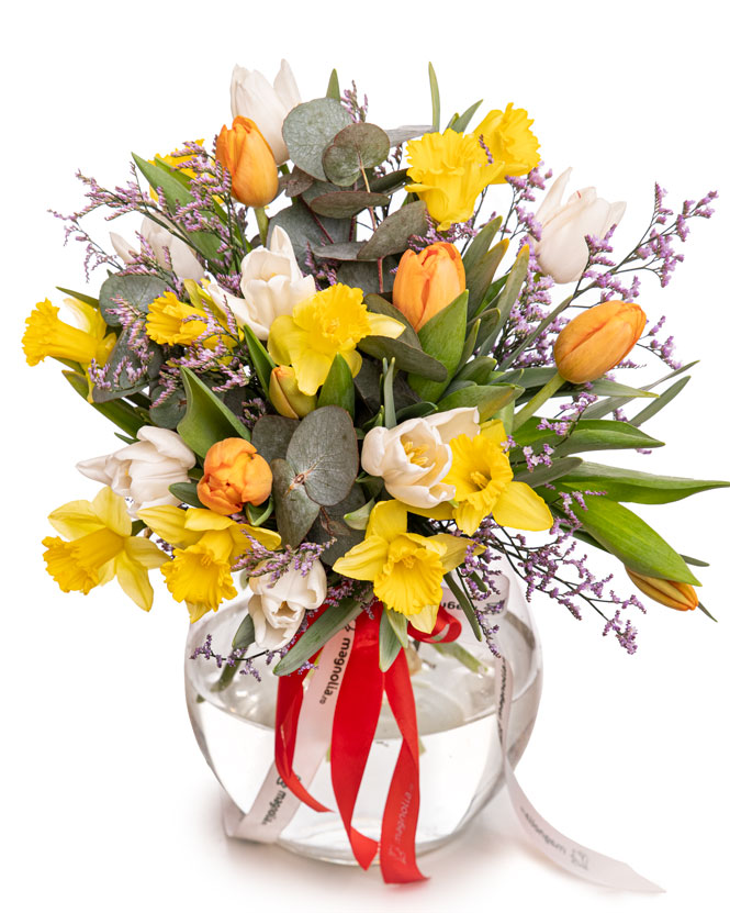 Daffodils and tulips bouquet