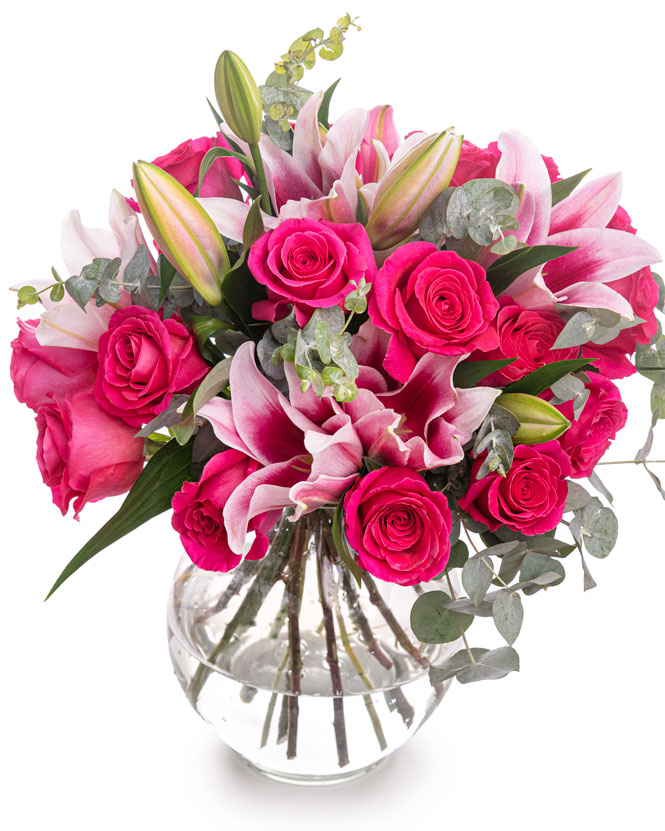 Pink roses and lilies bouquet