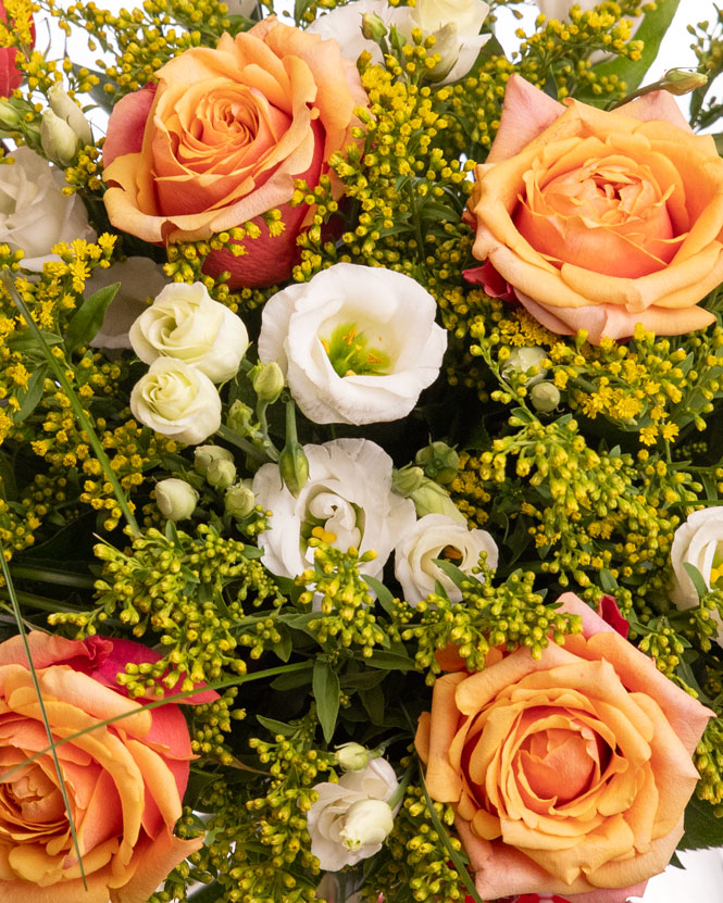 Bouquet of orange roses