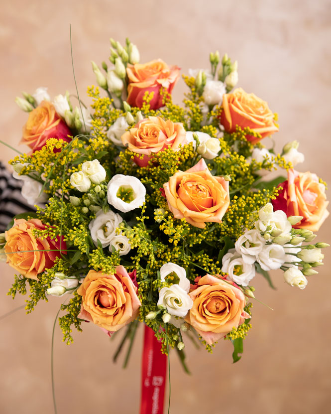 Bouquet of orange roses