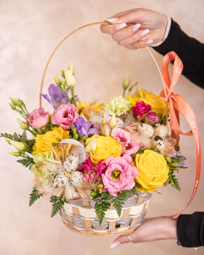 Coș cadou cu flori „Easter morning”