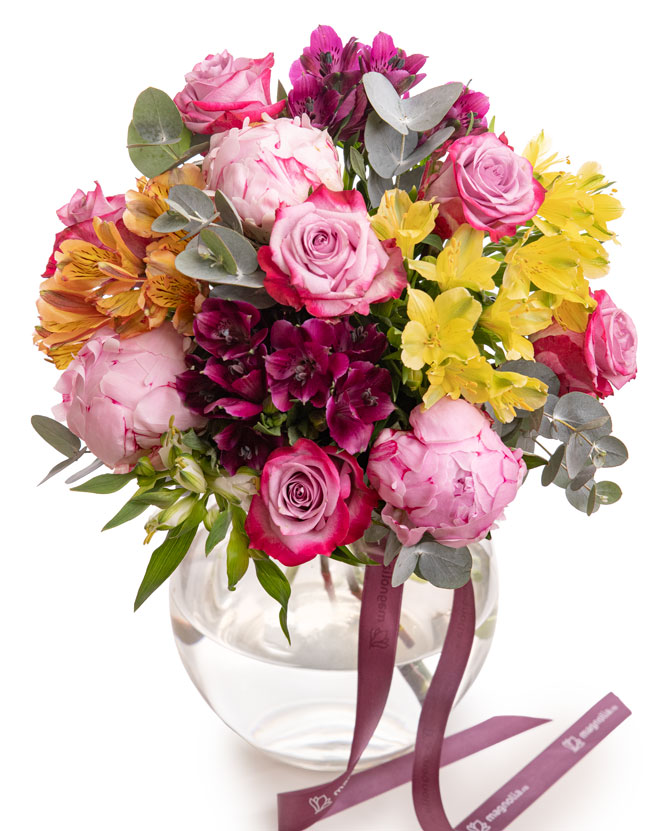 Bouquet of peonies and roses