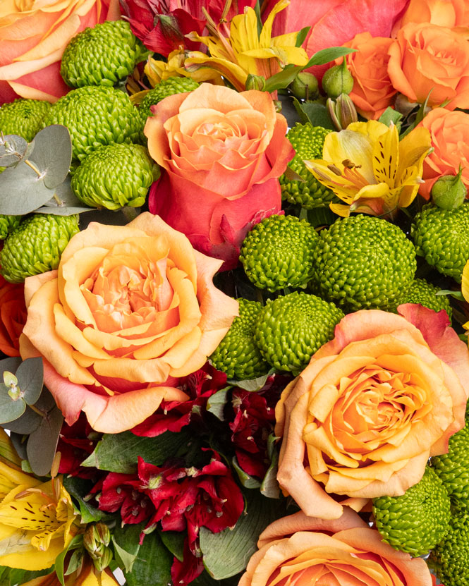 Chrysanthemums and roses bouquet