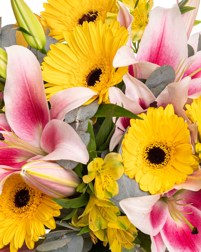 Bouquet with lilies and gerbera