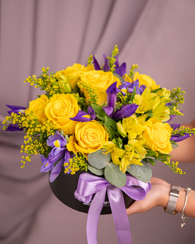 Arrangement with irses and roses