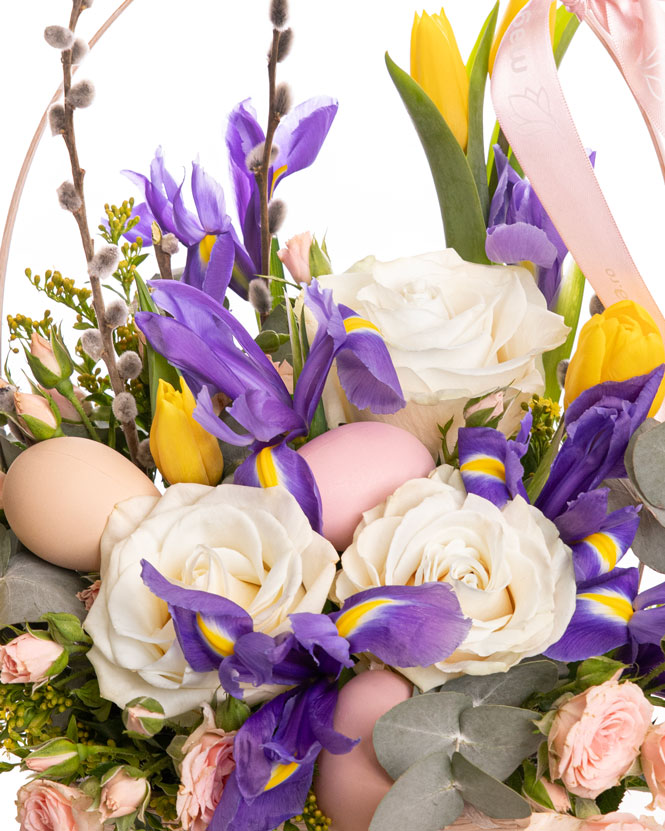 Coș cadou cu flori „Easter morning”