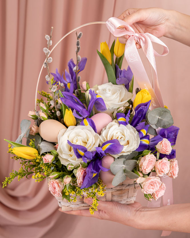 Coș cadou cu flori „Easter morning”