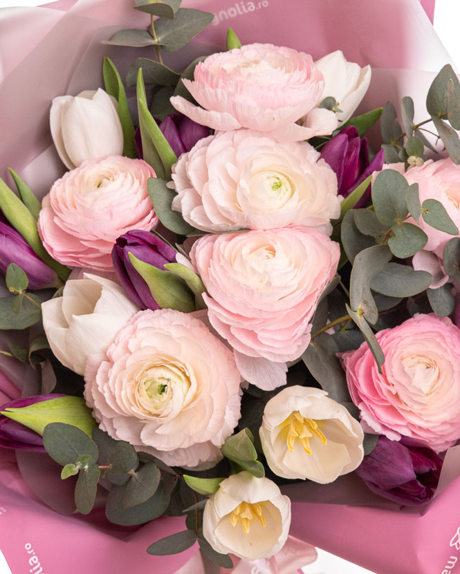 Buchet cu ranunculus și lalele
