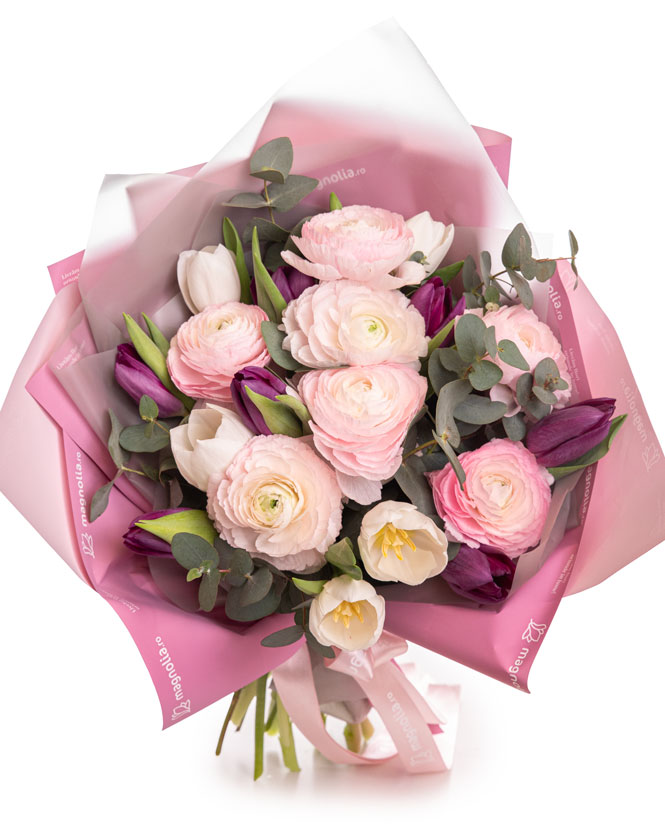 Bouquet with ranunculus and tulips