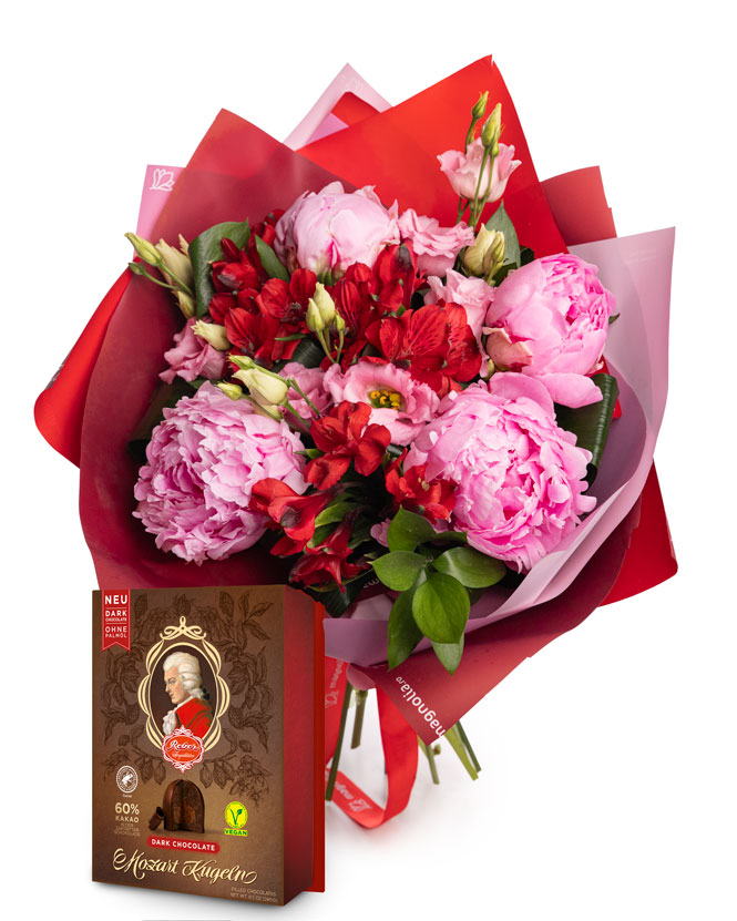 Buchet cu bujori roz și ciocolată „Sweet Moments” 