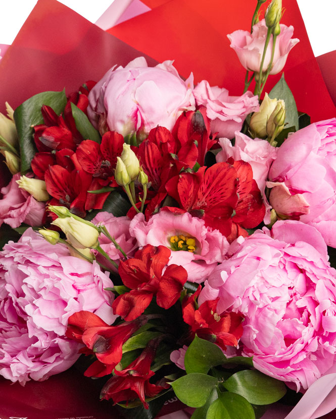 ”Sweet Moments” Pink Peony Bouquet and Chocolate