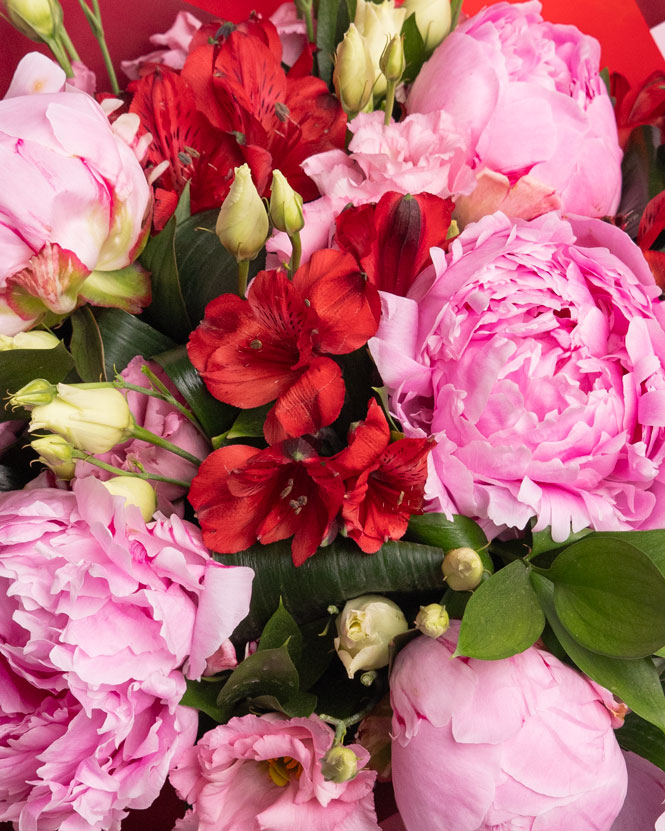 ”Sweet Moments” Pink Peony Bouquet and Chocolate