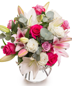 Buchet elegant de crini și trandafiri