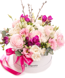 Aranjament cu ranunculus „Spring Whisper”