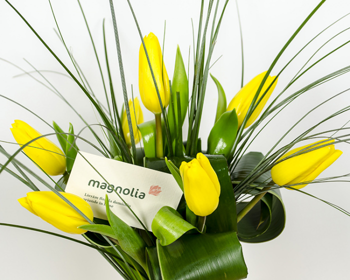 Buchet cu 7 lalele galbene – imaginea 2