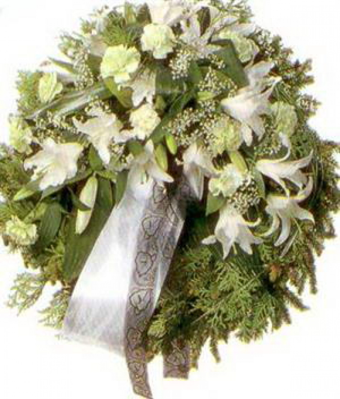 Aranjament funerar cu flori albe