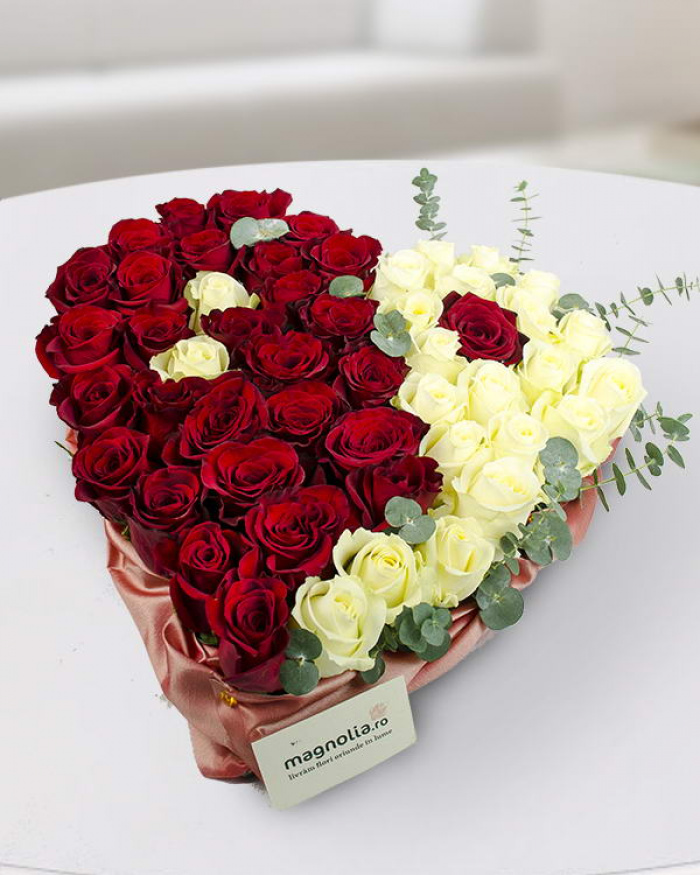 Heart-shaped 51 roses arrangement – imaginea 1