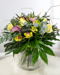 Exotic bouquet with cymbidium orchids, 6 roses and callas – imaginea 1