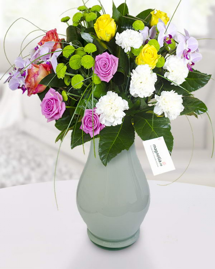Buchet trandafiri şi orhidee – imaginea 1