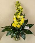 Buchet 14 trandafiri galbeni şi cymbidium