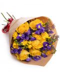 Bouquet with roses and irises – imaginea 1