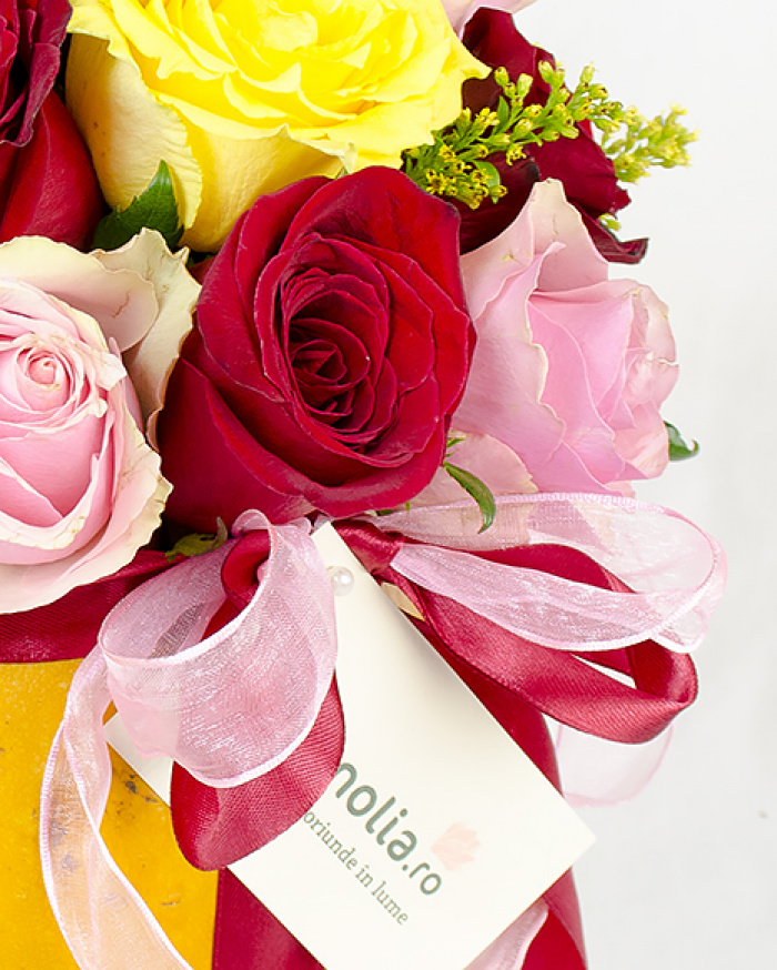 Halloween arrangement with roses – imaginea 3