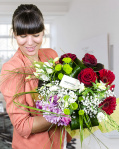 Bouquet with white, pink, mauve and red flowers – imaginea 1