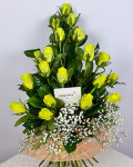 Buchet piramidal cu 19 trandafiri galbeni – imaginea 1