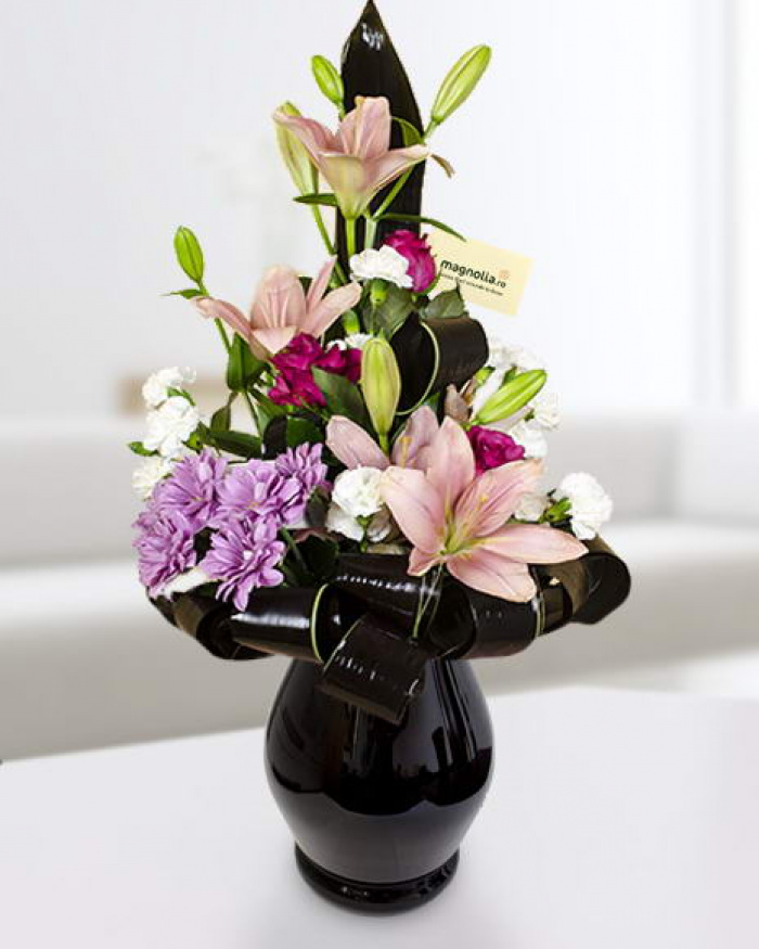 Buchet cu flori roz şi albe – imaginea 1
