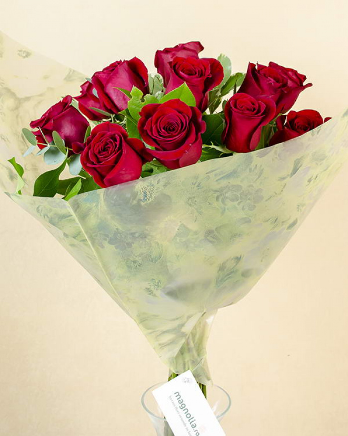 15 red roses bouquet with eucalyptus and pittosporum – imaginea 2