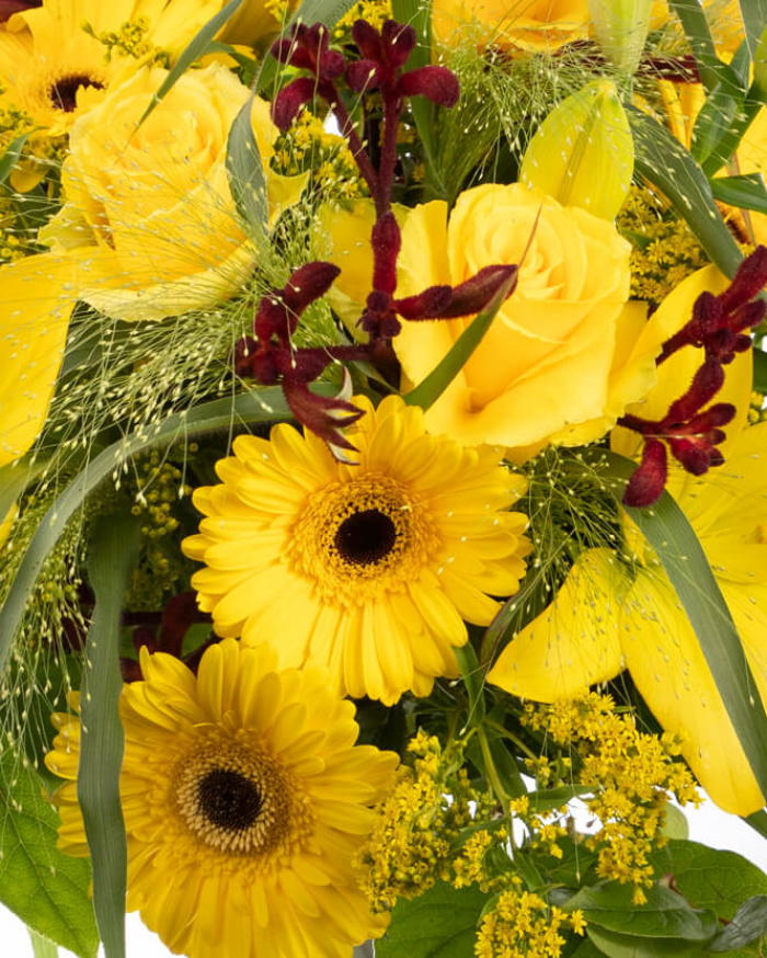 Buchet cu flori galbene – imaginea 2