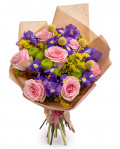Bouquet of pink roses and irises – imaginea 1