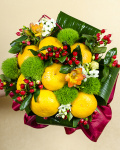 Bouquet with tangerines and classic flowers – imaginea 2