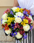 Bouquet of roses alstroemeria and irises – imaginea 3